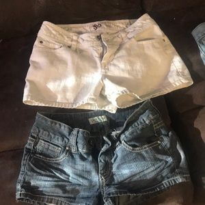 Used jean shorts  White size 1   Blue size 0